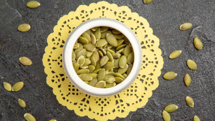 Raw or roasted pumpkin seeds