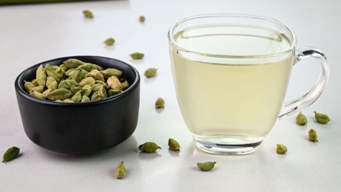 Cardamom water for skin: Make this detox drink at home to get a natural glow!