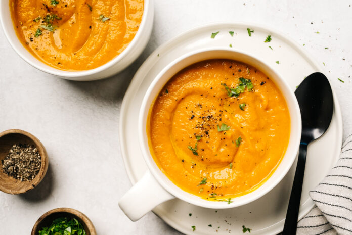 This Inflammation-Fighting Roasted Carrot Soup Recipe Is As Cozy as It Gets